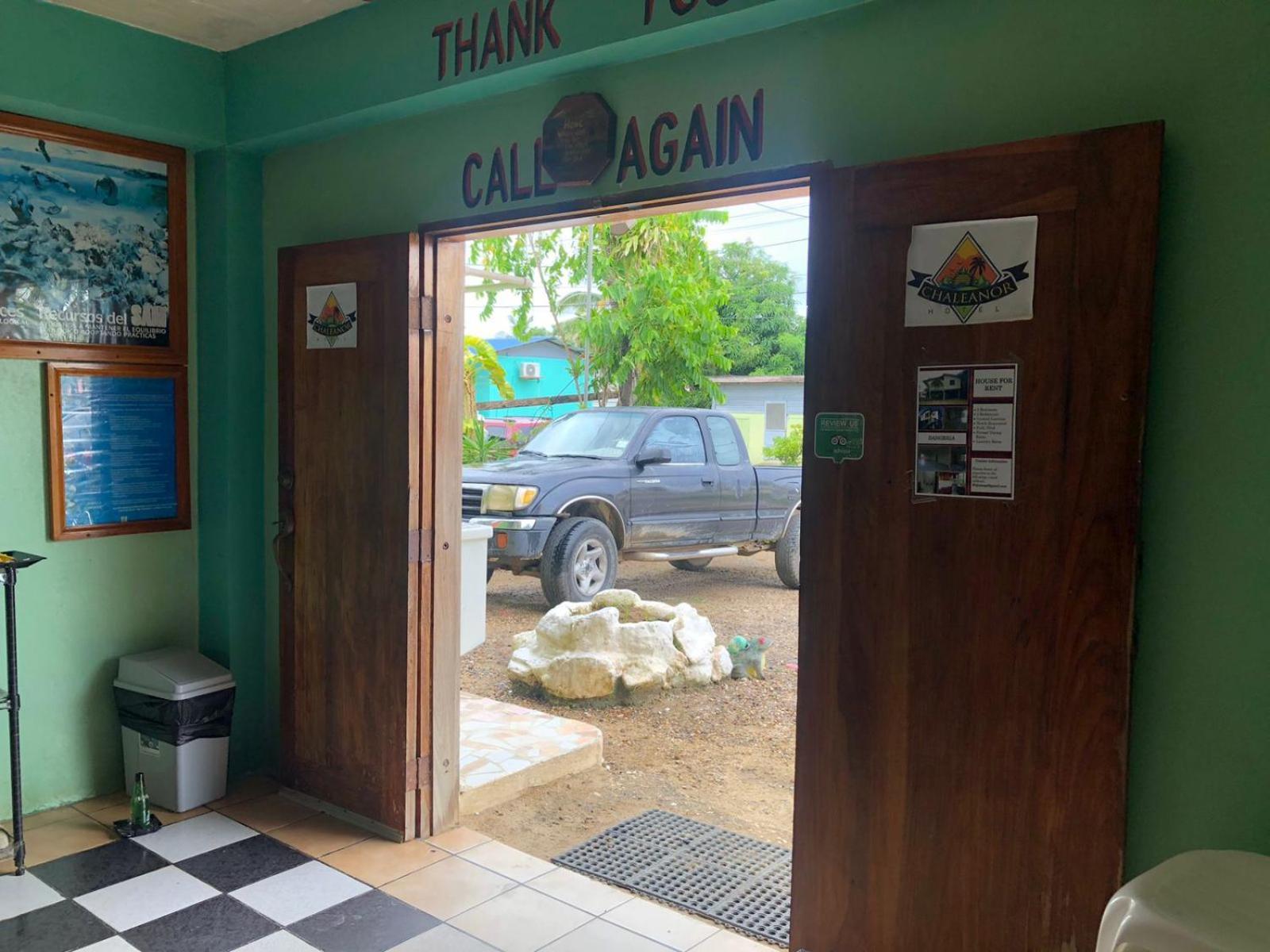 Chaleanor Hotel Dangriga Εξωτερικό φωτογραφία