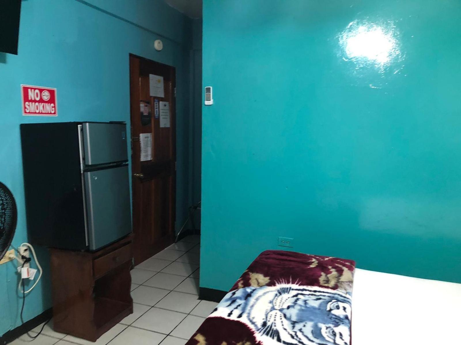 Chaleanor Hotel Dangriga Δωμάτιο φωτογραφία