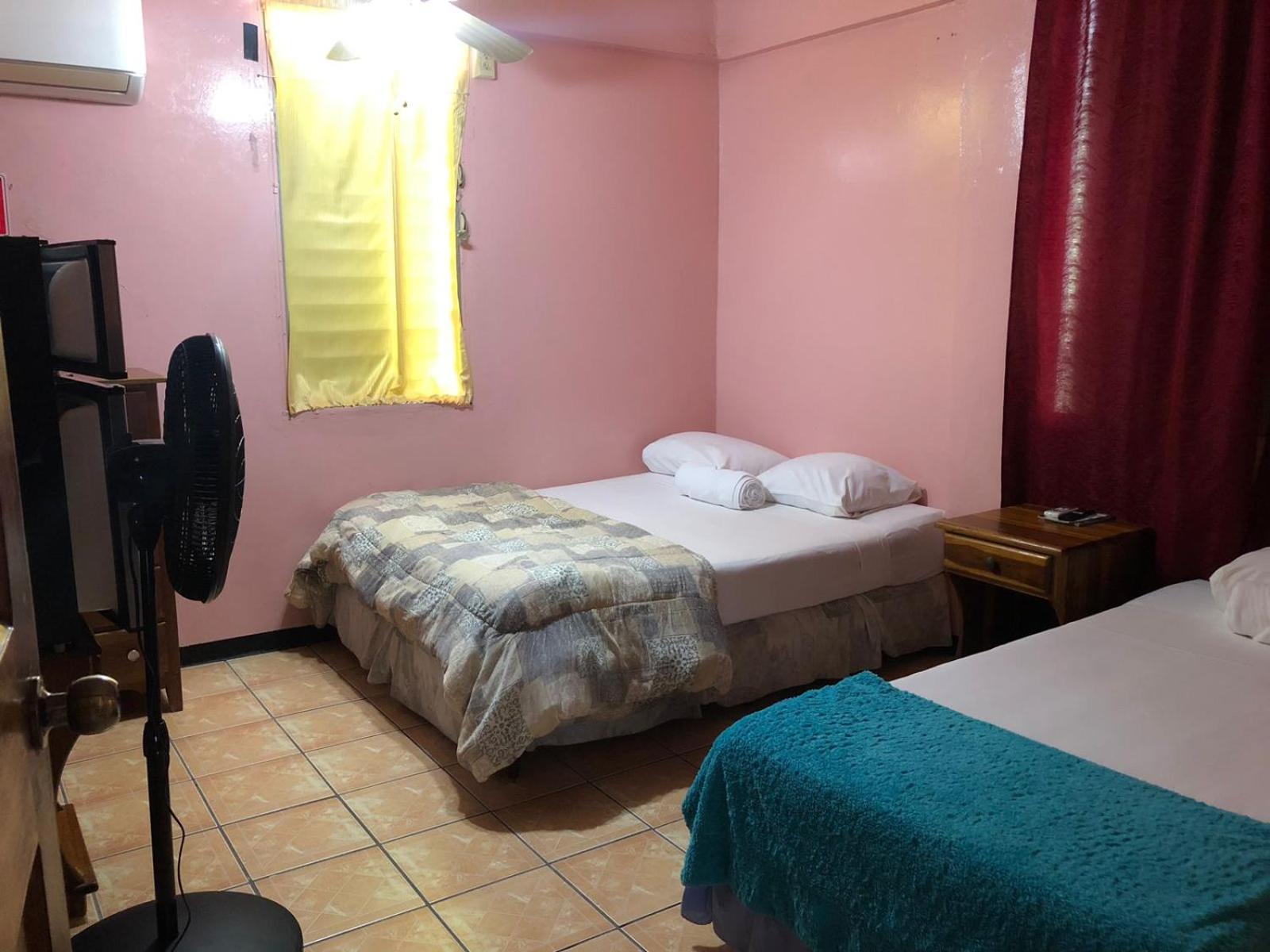 Chaleanor Hotel Dangriga Εξωτερικό φωτογραφία