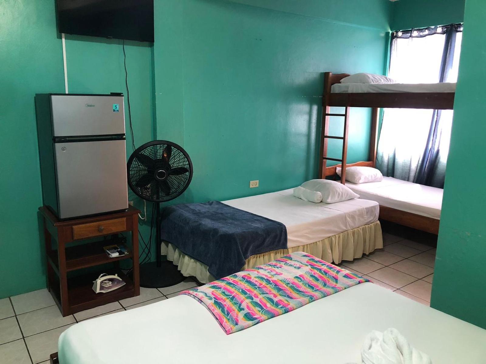 Chaleanor Hotel Dangriga Εξωτερικό φωτογραφία