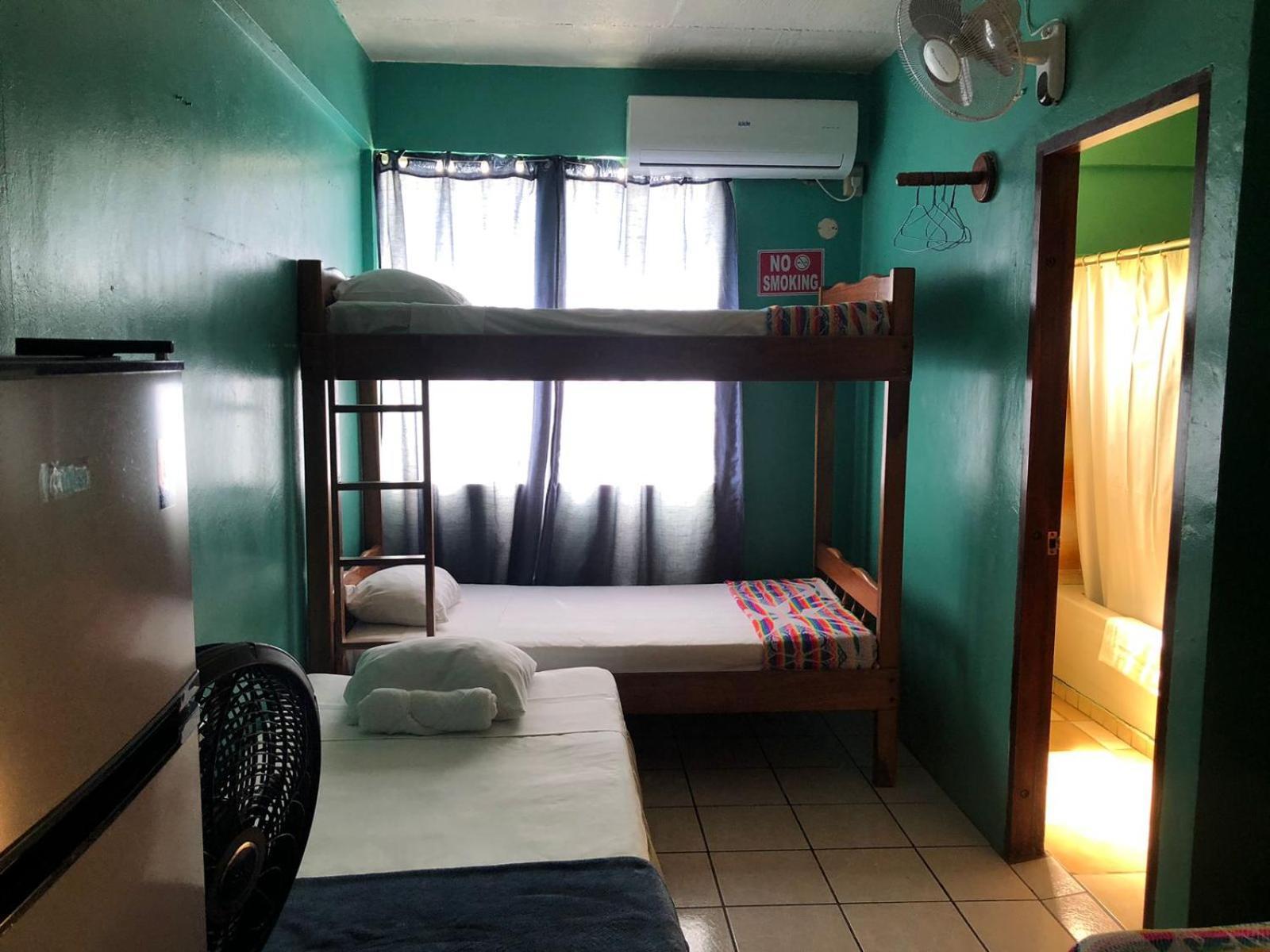 Chaleanor Hotel Dangriga Εξωτερικό φωτογραφία