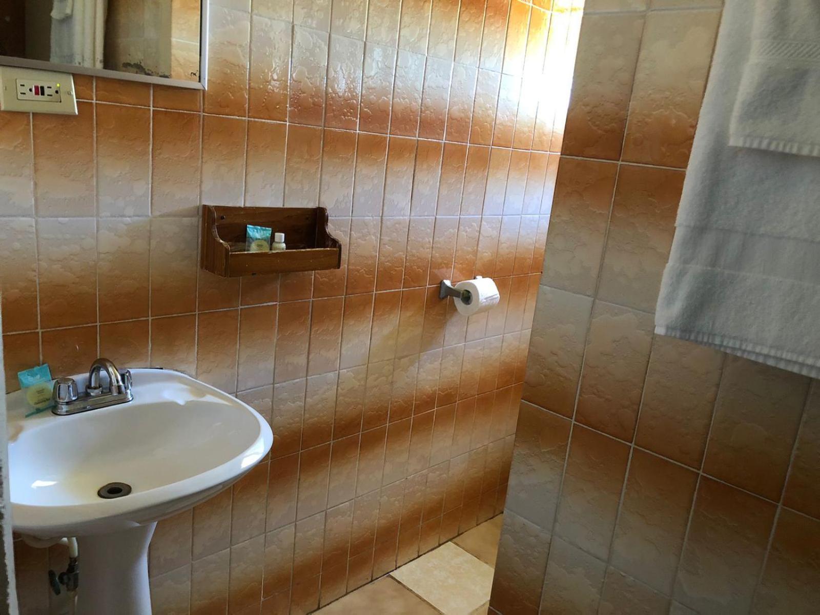 Chaleanor Hotel Dangriga Εξωτερικό φωτογραφία