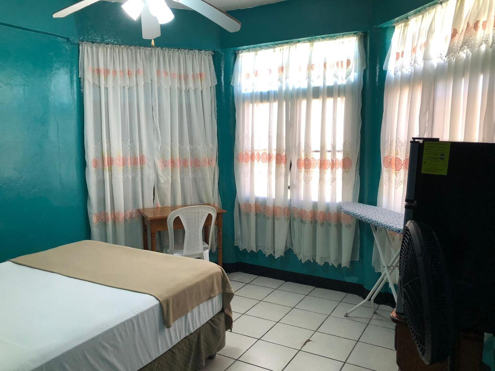 Chaleanor Hotel Dangriga Εξωτερικό φωτογραφία