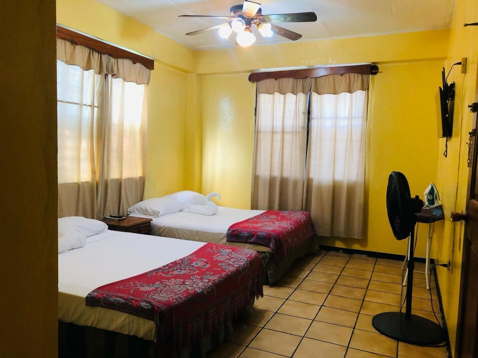 Chaleanor Hotel Dangriga Εξωτερικό φωτογραφία