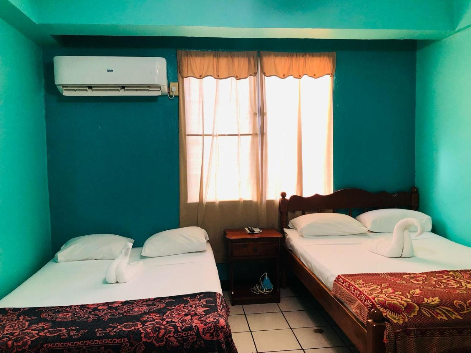 Chaleanor Hotel Dangriga Εξωτερικό φωτογραφία