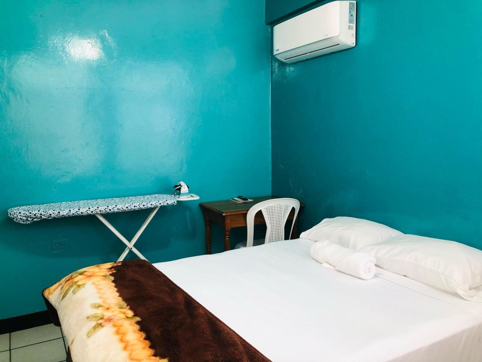 Chaleanor Hotel Dangriga Εξωτερικό φωτογραφία