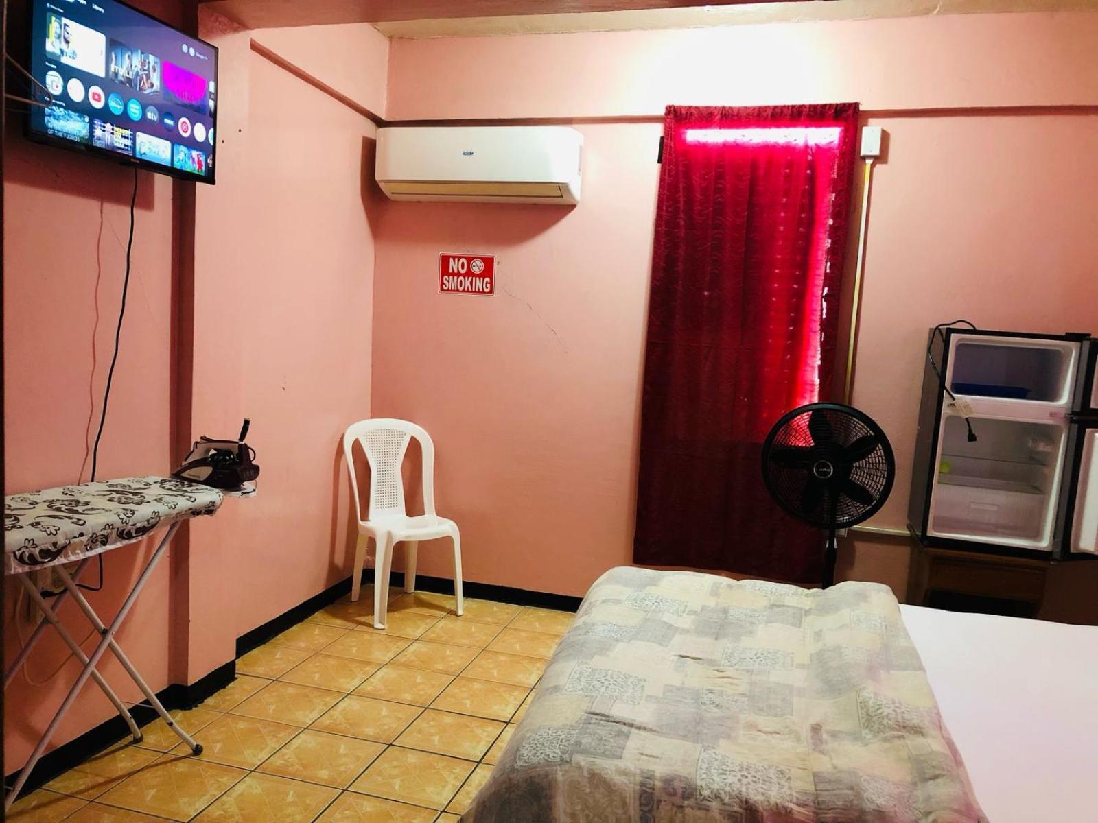Chaleanor Hotel Dangriga Εξωτερικό φωτογραφία